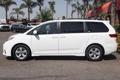2019 Toyota Sienna LE
