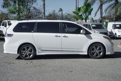 2016 Toyota Sienna SE