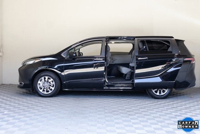 2023 Toyota Sienna XLE
