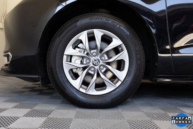 2023 Toyota Sienna XLE