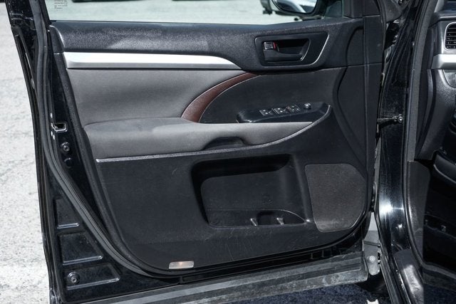 2017 Toyota Highlander LE
