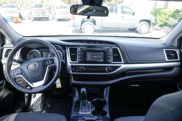 2017 Toyota Highlander LE