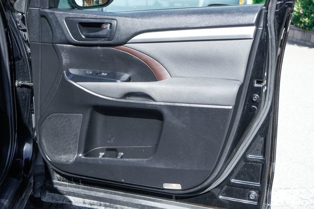 2017 Toyota Highlander LE