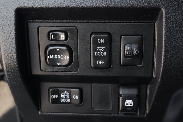 2014 Toyota Tundra SR5