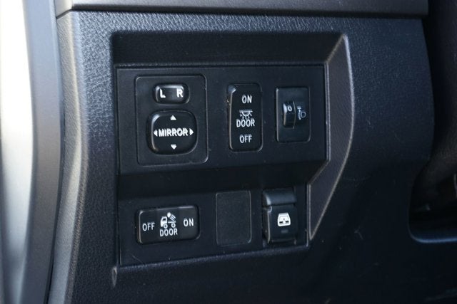 2017 Toyota Tundra SR5