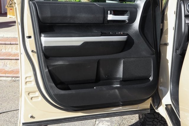 2017 Toyota Tundra SR5