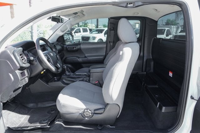 2016 Toyota Tacoma SR