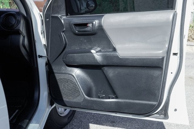 2016 Toyota Tacoma SR