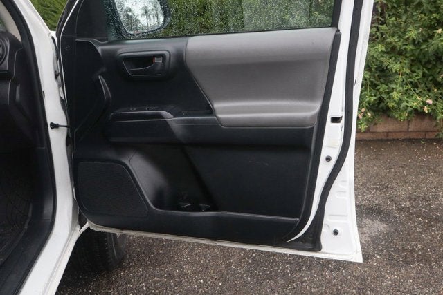 2016 Toyota Tacoma SR