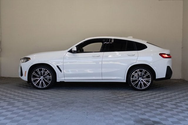 2023 BMW X4 xDrive30i
