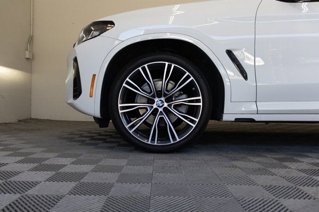 2023 BMW X4 xDrive30i