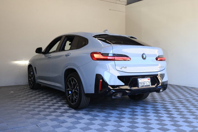 2025 BMW X4 xDrive30i
