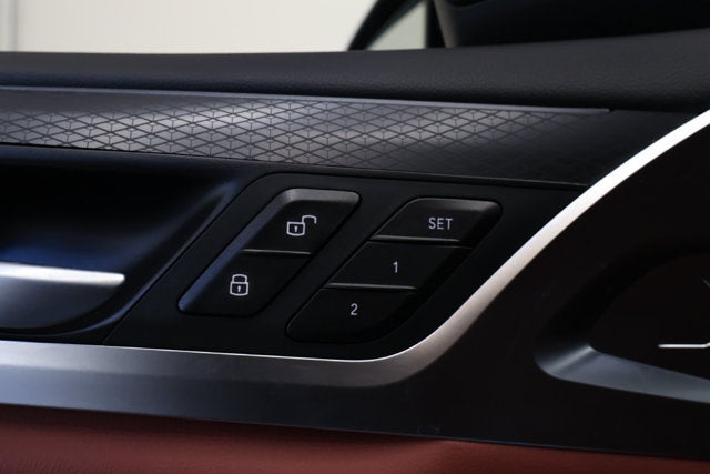 2025 BMW X4 xDrive30i