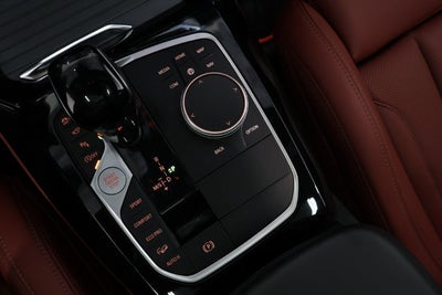 2025 BMW X4 xDrive30i