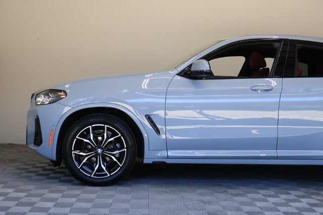 2025 BMW X4 xDrive30i