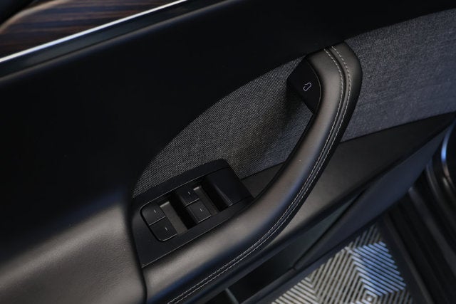 2026 Tesla Model X Base