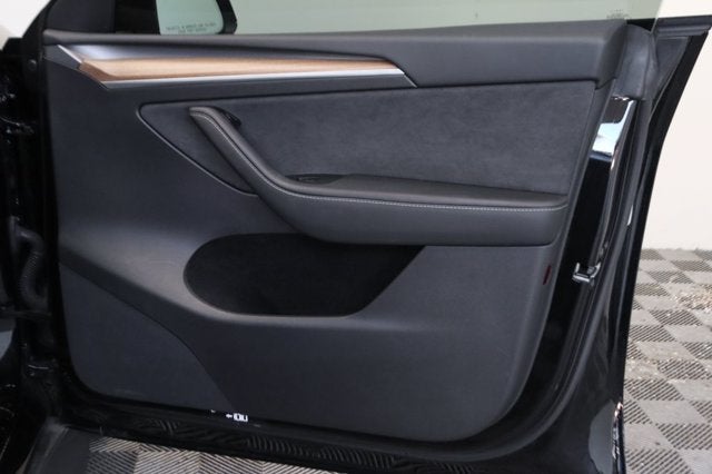 2025 Tesla Model Y Long Range