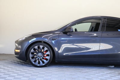 2024 Tesla Model Y Performance