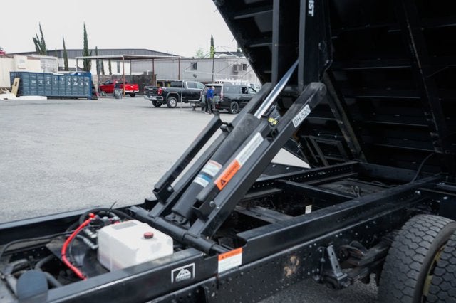 2019 Isuzu NRR Base