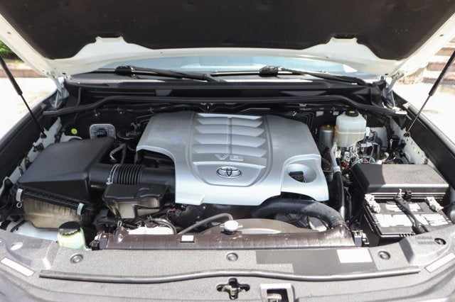 2018 Toyota Land Cruiser Base
