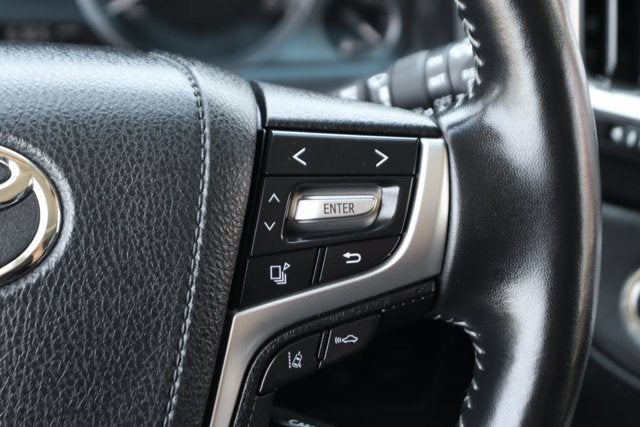 2018 Toyota Land Cruiser Base