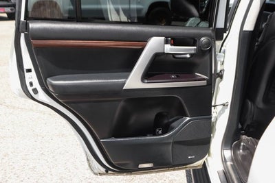 2018 Toyota Land Cruiser Base
