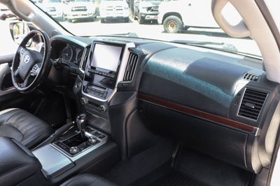 2018 Toyota Land Cruiser Base