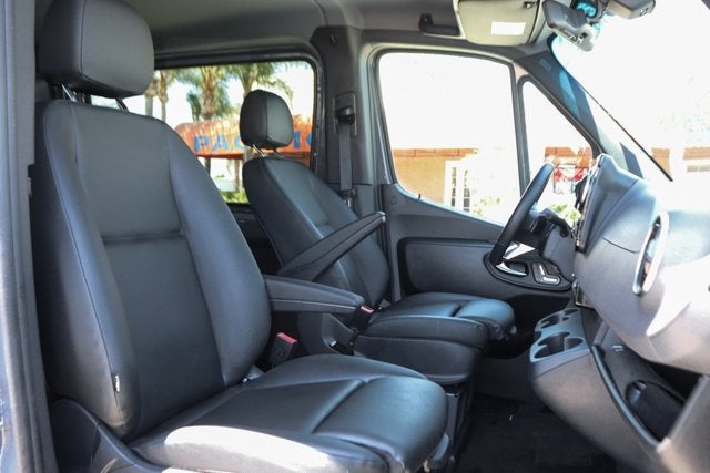 2025 Mercedes-Benz Sprinter 2500 Crew 144 WB