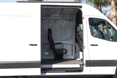 2019 Mercedes-Benz Sprinter 2500 Cargo 144 WB