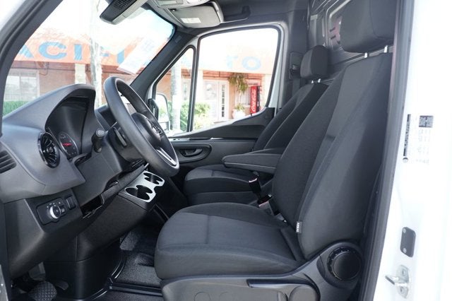 2024 Mercedes-Benz Sprinter 2500 Cargo 144 WB