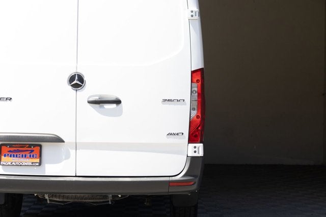 2024 Mercedes-Benz Sprinter Cargo Van Cargo 170 WB