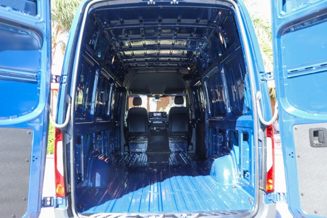 2025 Mercedes-Benz Sprinter 2500 Cargo 170 WB