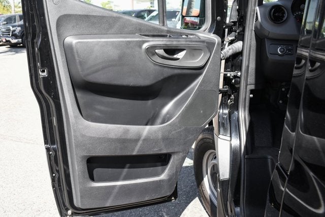2021 Mercedes-Benz Sprinter 2500 Passenger 144 WB