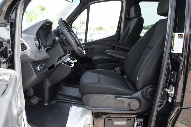 2021 Mercedes-Benz Sprinter 2500 Passenger 144 WB