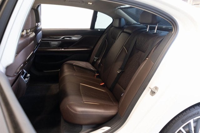 2021 BMW 7 Series 740i