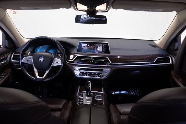 2021 BMW 7 Series 740i