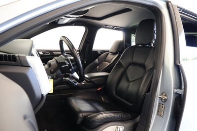 2018 Porsche Cayenne Base