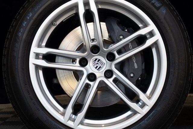 2023 Porsche Macan Base