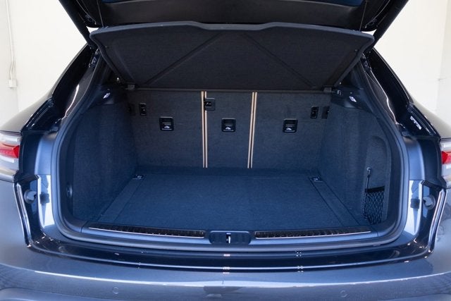 2023 Porsche Macan Base