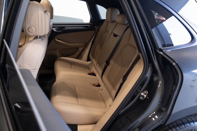 2023 Porsche Macan Base
