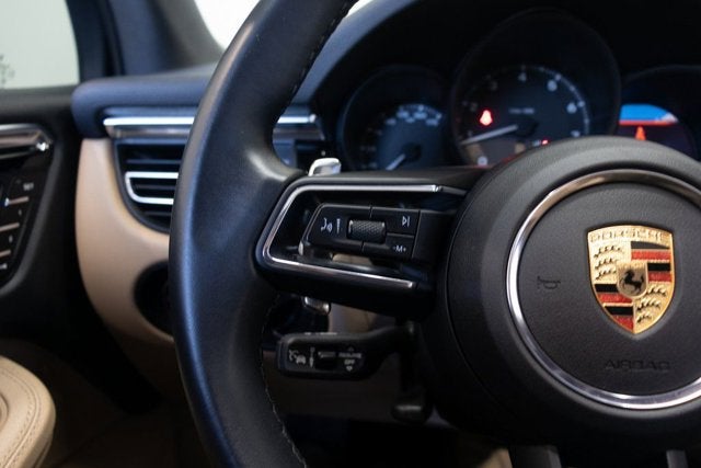 2023 Porsche Macan Base