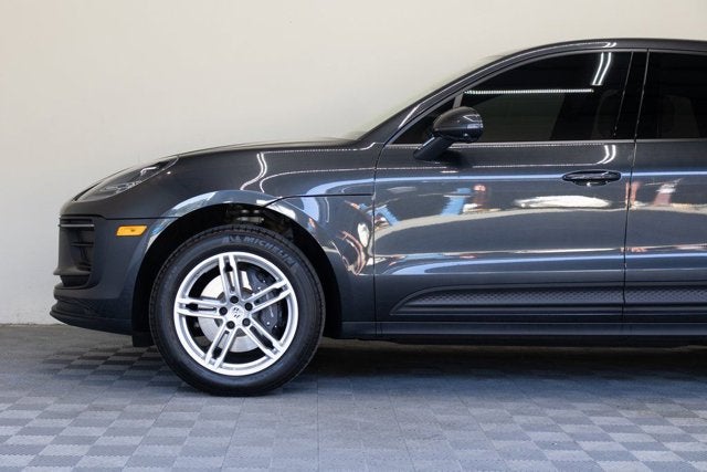 2023 Porsche Macan Base