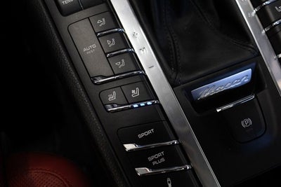 2018 Porsche Macan Base