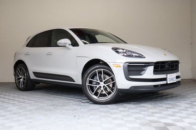 2023 Porsche Macan Base