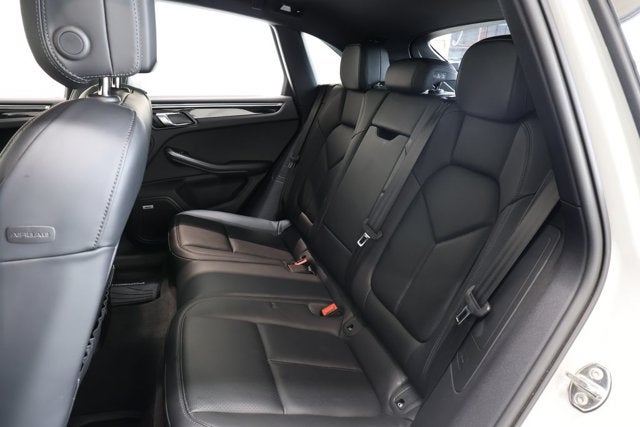2023 Porsche Macan Base