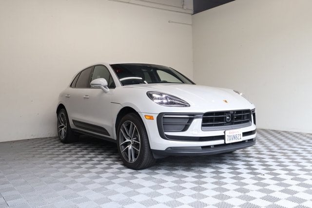 2023 Porsche Macan Base