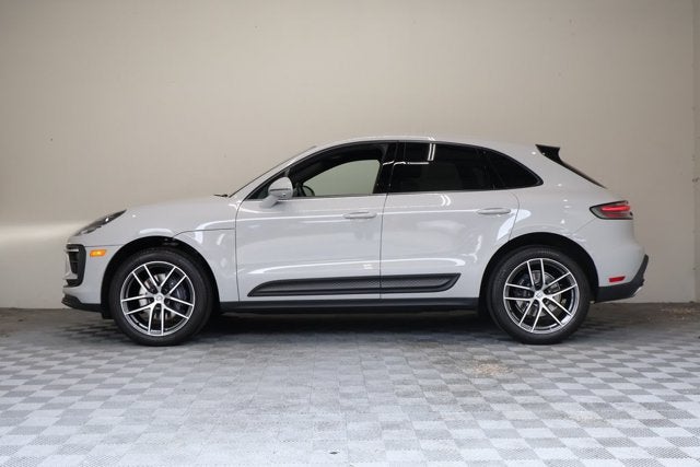 2023 Porsche Macan Base