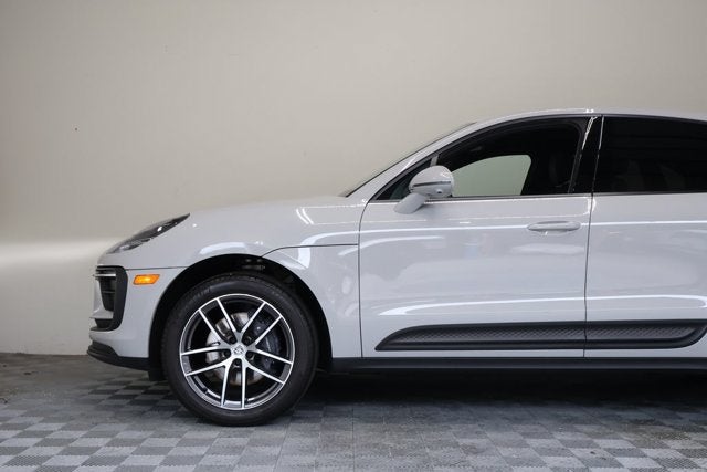 2023 Porsche Macan Base
