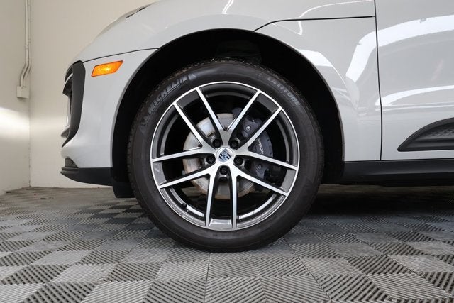 2023 Porsche Macan Base