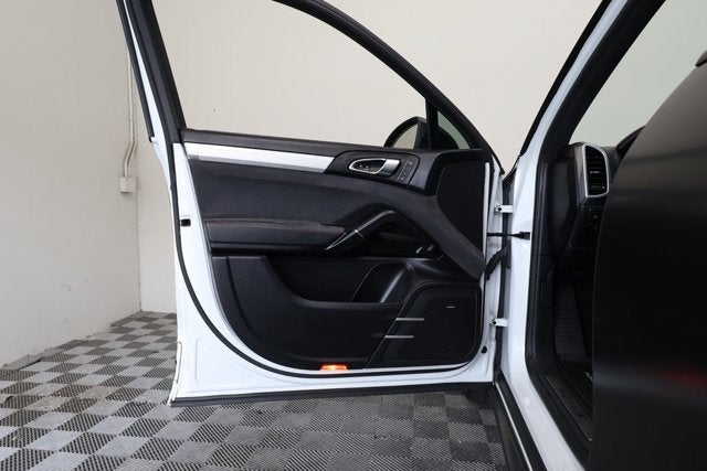 2017 Porsche Cayenne GTS